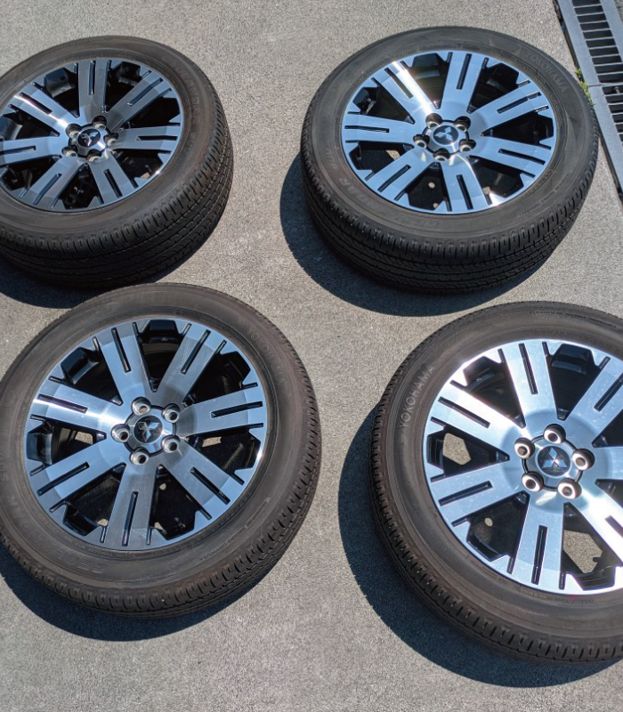 中古新車外し純正18インチタイヤ＆アルミ4本セットa813-C